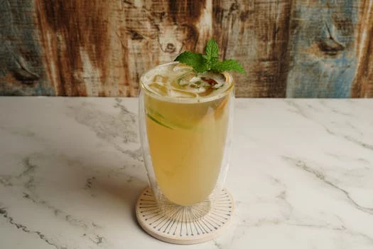 iced tea with mint garnish